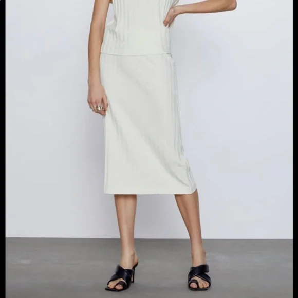 Zara Skirts Zara Ivory Ribbed Midi Skirt Poshmark